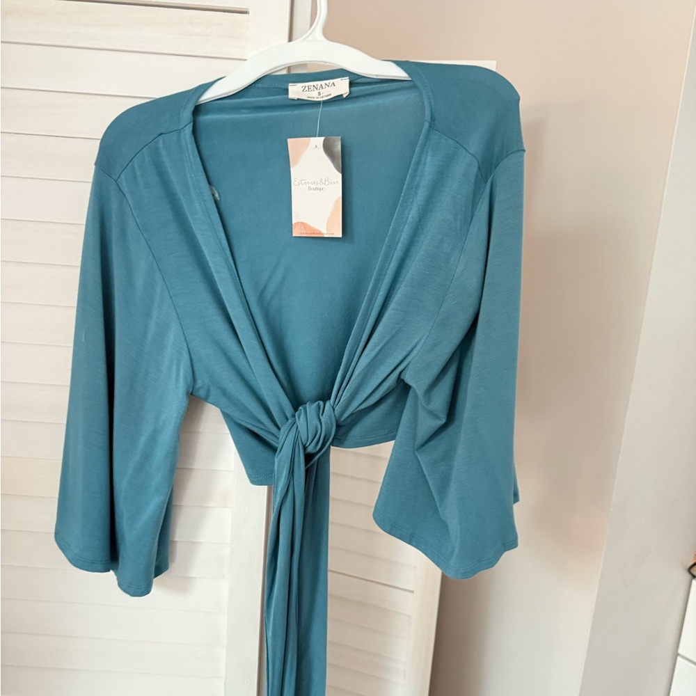 Zenana Outfitters Blue Crop Top Soft Stretchy Design
